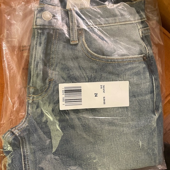 Jeans - Picture 8 of 10